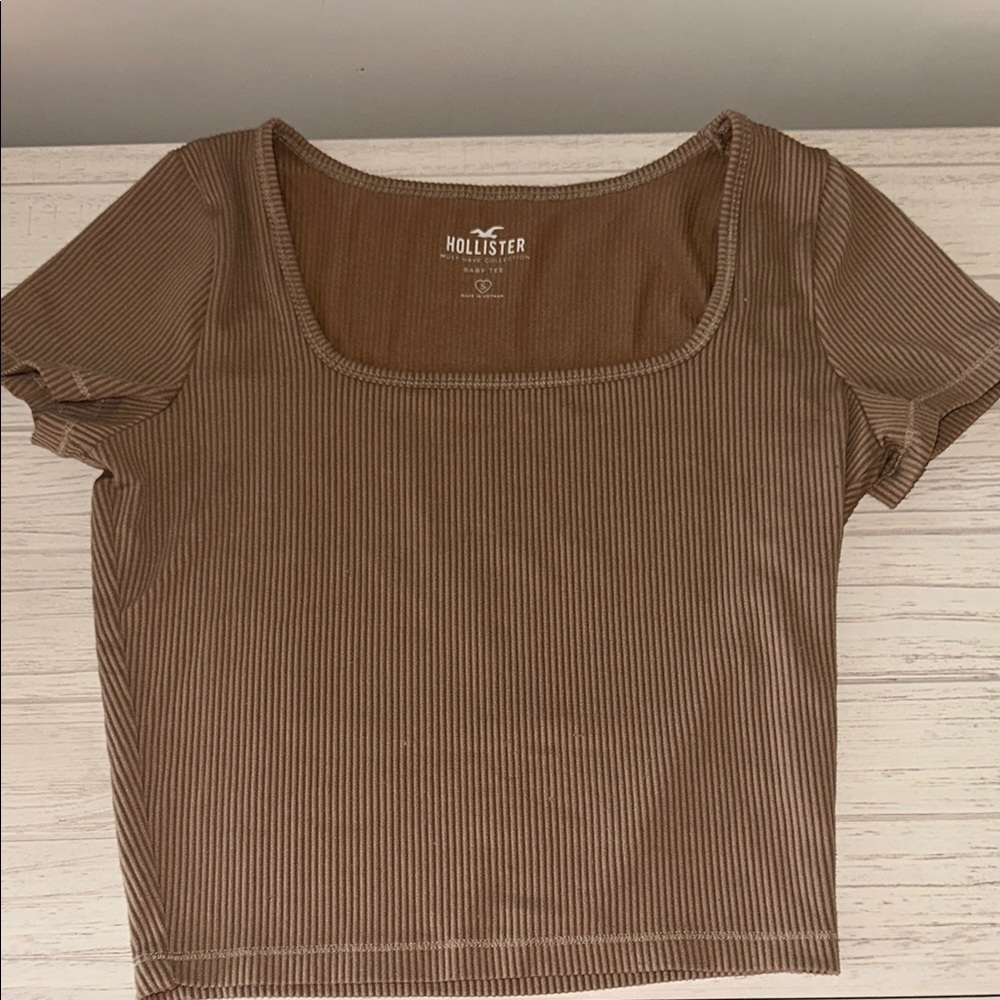 Hollister Brown Ribbed Crop Baby Tee